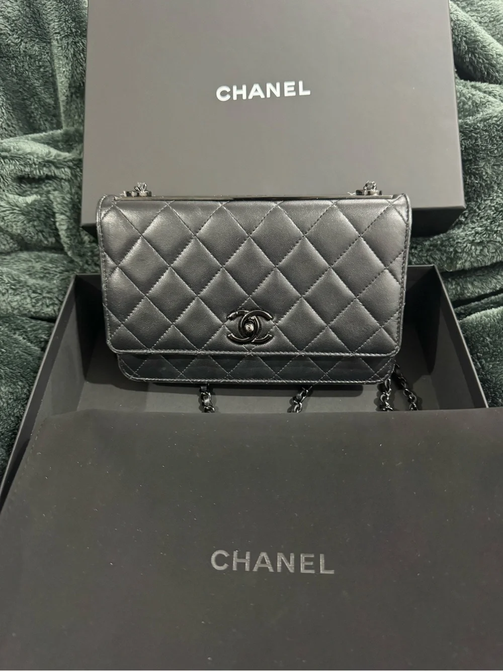 CHANEL Black Quilted Lambskin Crossbody Wallet-on-Chain